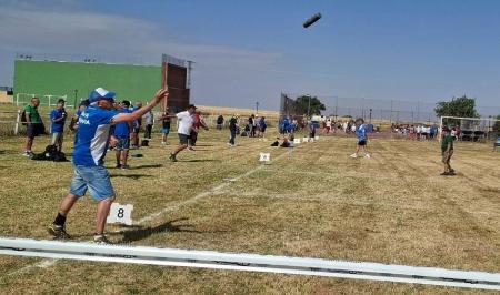 Imagen Casi 140 jugadores se reúnen en Abades para la cuarta jornada de la Liga de Calva y el Torneo de Exhibición de Bolos Femeninos